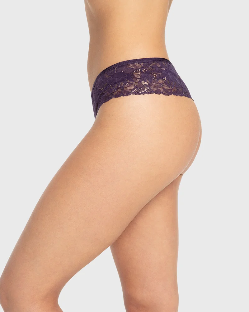 ايسلا اند ايفي إيلا وإيفي ثونغ دانتيل